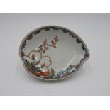 SMALL JAPANESE IMARI 'ABALONE-SHAPED' DISH 18TH / 19TH CENTURY painted with flowering baskets and