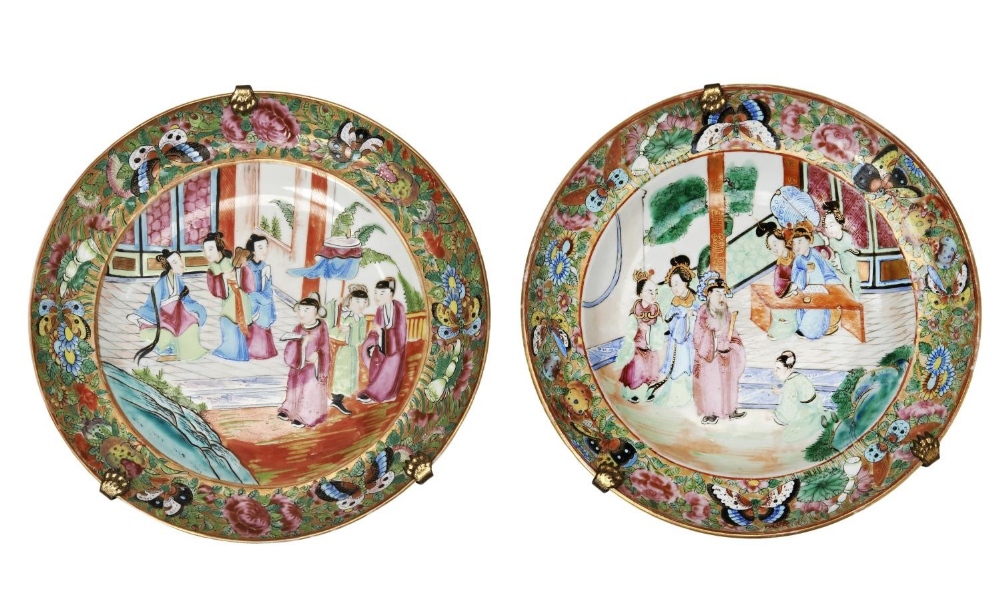 PAIR OF CANTON FAMILLE ROSE DISHES  QING DYNASTY,  MID 19TH CENTURY finely painted with a scene of c