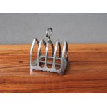 GEORGE VI SILVER TOAST RACK Z. BARRACLOUGH & SONS LTD, SHEFFIELD 1938  7.5cm wide 3.1 oz. 97 grams