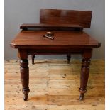 EDWARDIAN MAHOGANY EXTENDING DINING TABLE WITH WINDING MECHANISM, handle and extra leaf (90cm