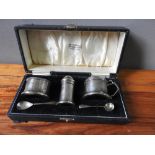 HALLMARK SILVER 3-PIECE CRUET SET (Birmingham,1938) in fitted case