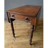 VICTORIAN MAHOGANY PEMBROKE TABLE ON TURNED LEGS, with drawer (88cm long, 52cm wide, 70cm high)