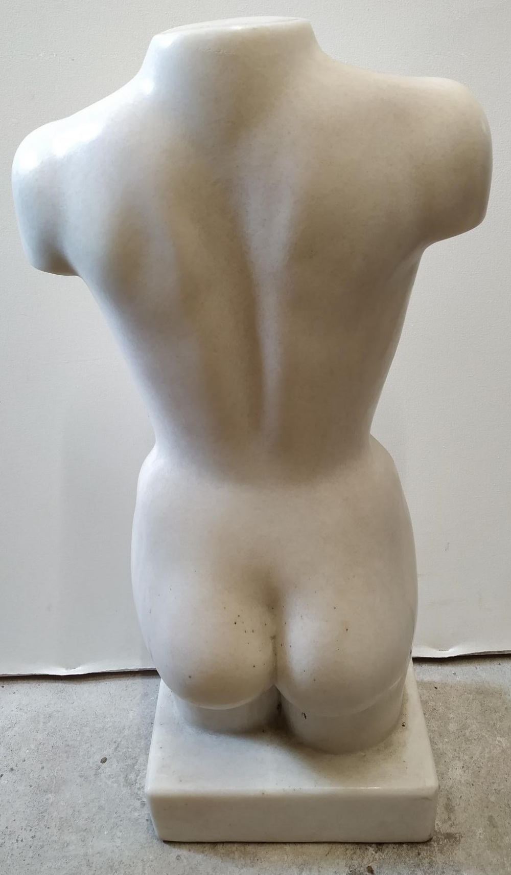 A CONTEMPORARY MARBLE SCULPTURE OF A NUDE FEMALE TORSO 80 cm high  - Image 3 of 3