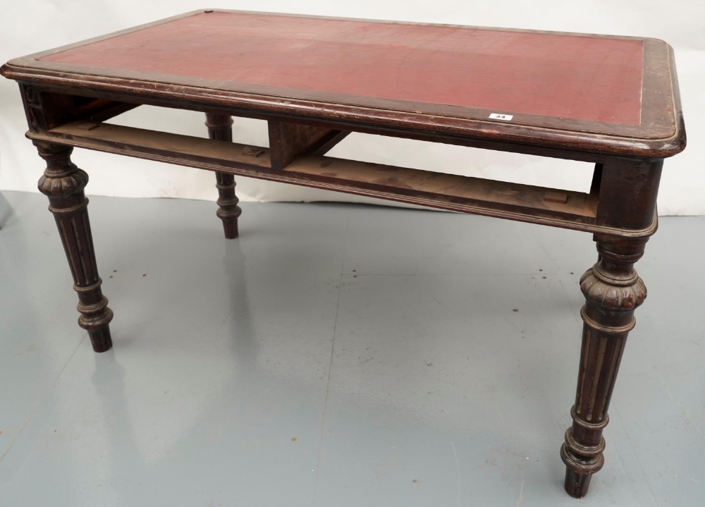 A VICTORIAN MAHOGANY WRITING TABLE WITH REXINE INSET TOP. (No drawers) 68 x 122 x 69 cms - Image 5 of 5