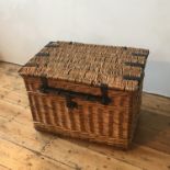 WICKER LAUNDRY HAMPER