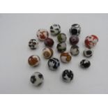 GROUP OF EIGHTEEN CHINESE PEKING OVERLAY GLASS BEADS 20TH CENTURY (18)