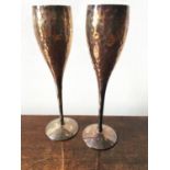 PAIR OF SILVER PLATED WINE FLUTES SECOND HALF 20TH CENTURY in the manner of Stuart Devlin 23cm high
