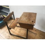 A VINTAGE LIFT TOP SCHOOL DESK WITH INTEGRATED SEAT 80 x 60 x 90cm