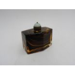 UNUSUAL CHINESE SIMULATED-TORTOISE SHELL GLASS SNUFF BOTTLE 20TH CENTURY with a hardstone stopper