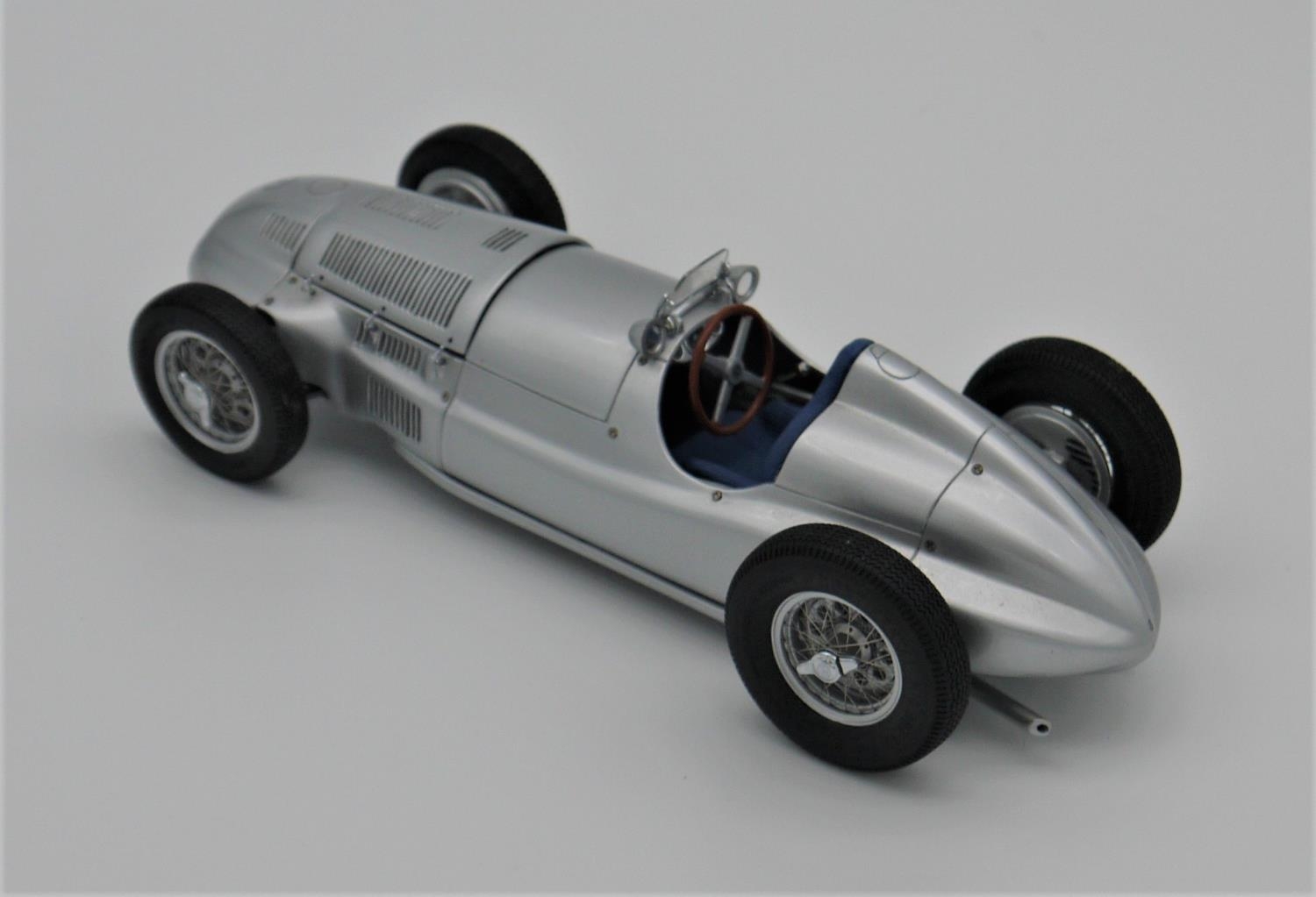 CMC MODELS 1:18 SCALE MODEL OF THE 1939 MERCEDES-BENZ W165 GRAND PRIX CAR (reference M018), accurate - Image 2 of 2