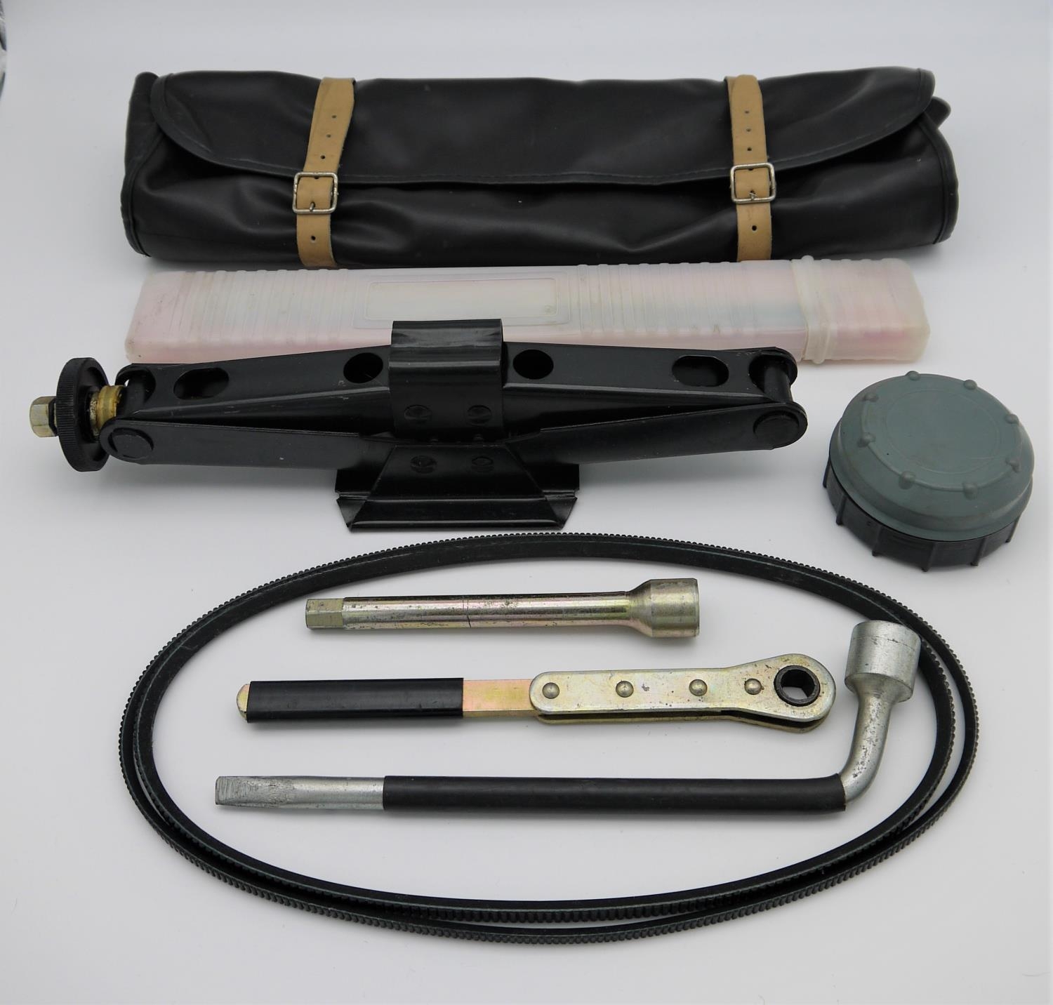 FERRARI 328, MONDIAL AND TESTAROSSA JACK KIT comprising roll bag, jack, jack ratchet, extension,