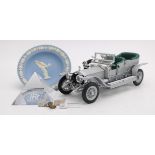 A FRANKLIN MINT ROLLS ROYCE SILVER GHOST MODEL, A WEDGEWOOD SPIRIT OF ECSTASY PIN DISH, ROLLS