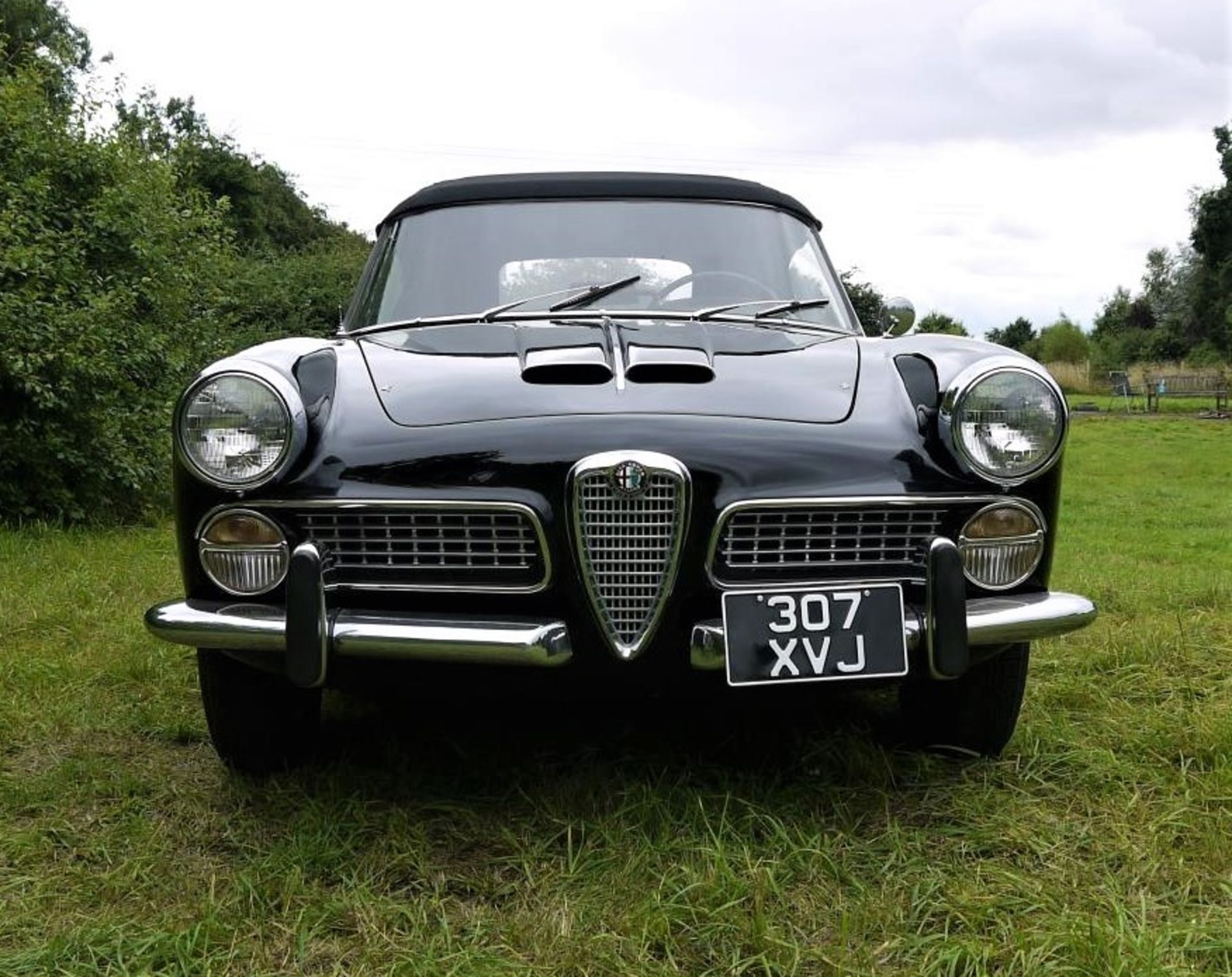 1960 ALFA ROMEO TOURING SPIDER Registration Number: 307 XVJ Chassis Number: AR*10204*000517 Recorded - Image 14 of 36