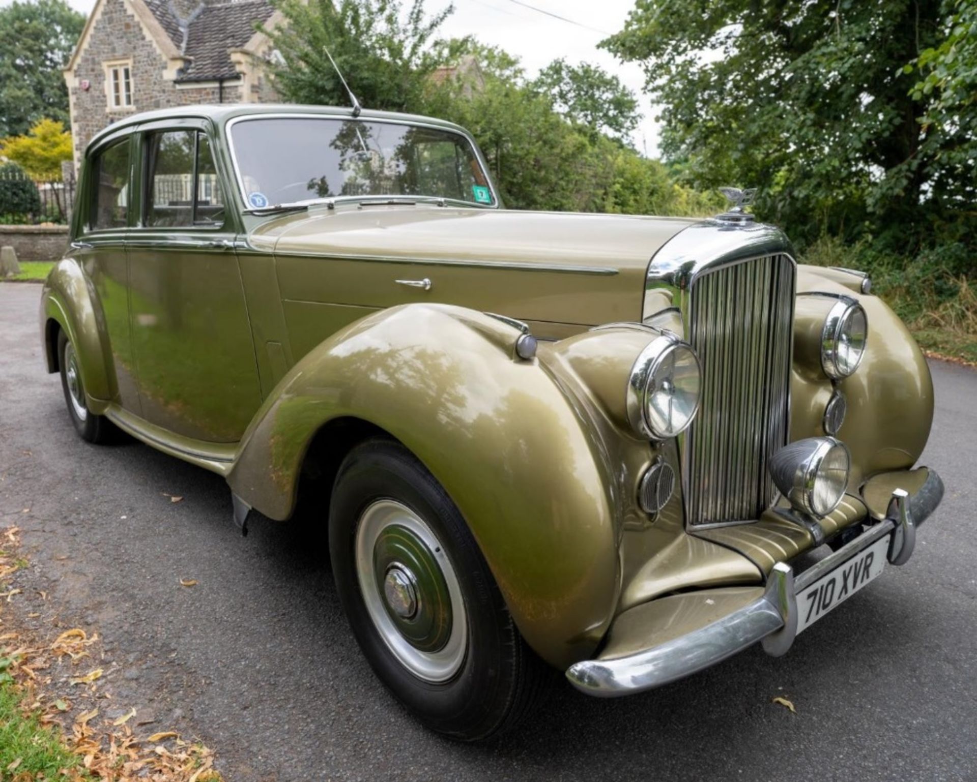 1954 BENTLEY R-TYPE 4½-LITRE SALOON Registration Number: 710 XVR Chassis Number: B292YD   Four speed - Image 2 of 22