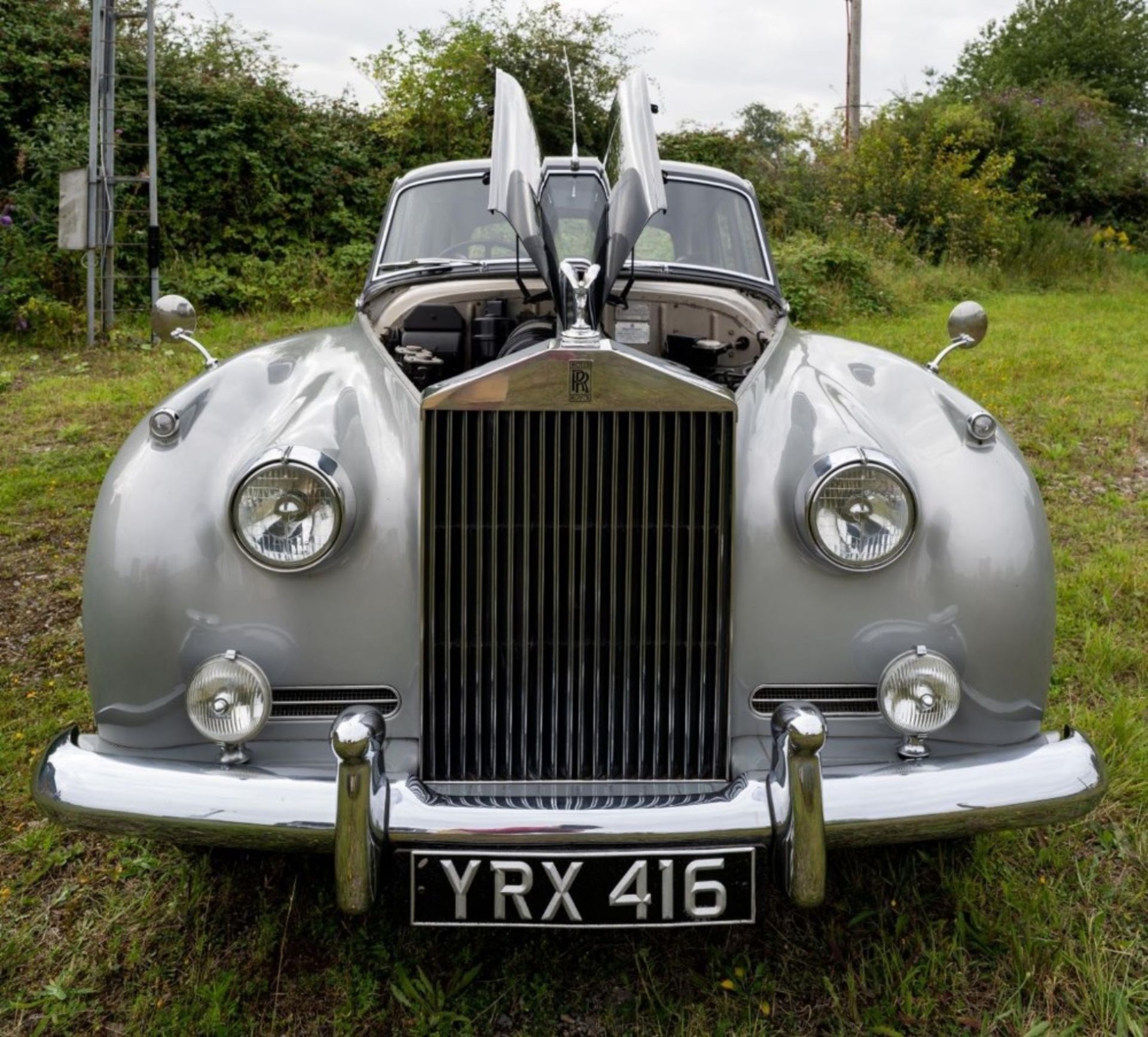 1957 ROLLS-ROYCE SILVER CLOUD Registration Number: YRX 416 Chassis Number: SED429 Recorded - Image 10 of 24