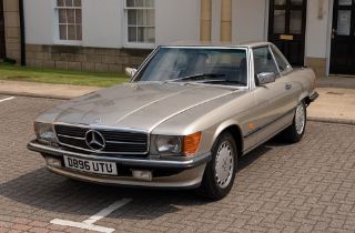 1986 MERCEDES-BENZ 500 SL Registration Number: D896 UTU Chassis Number: WDB1070462A050905 Recorded