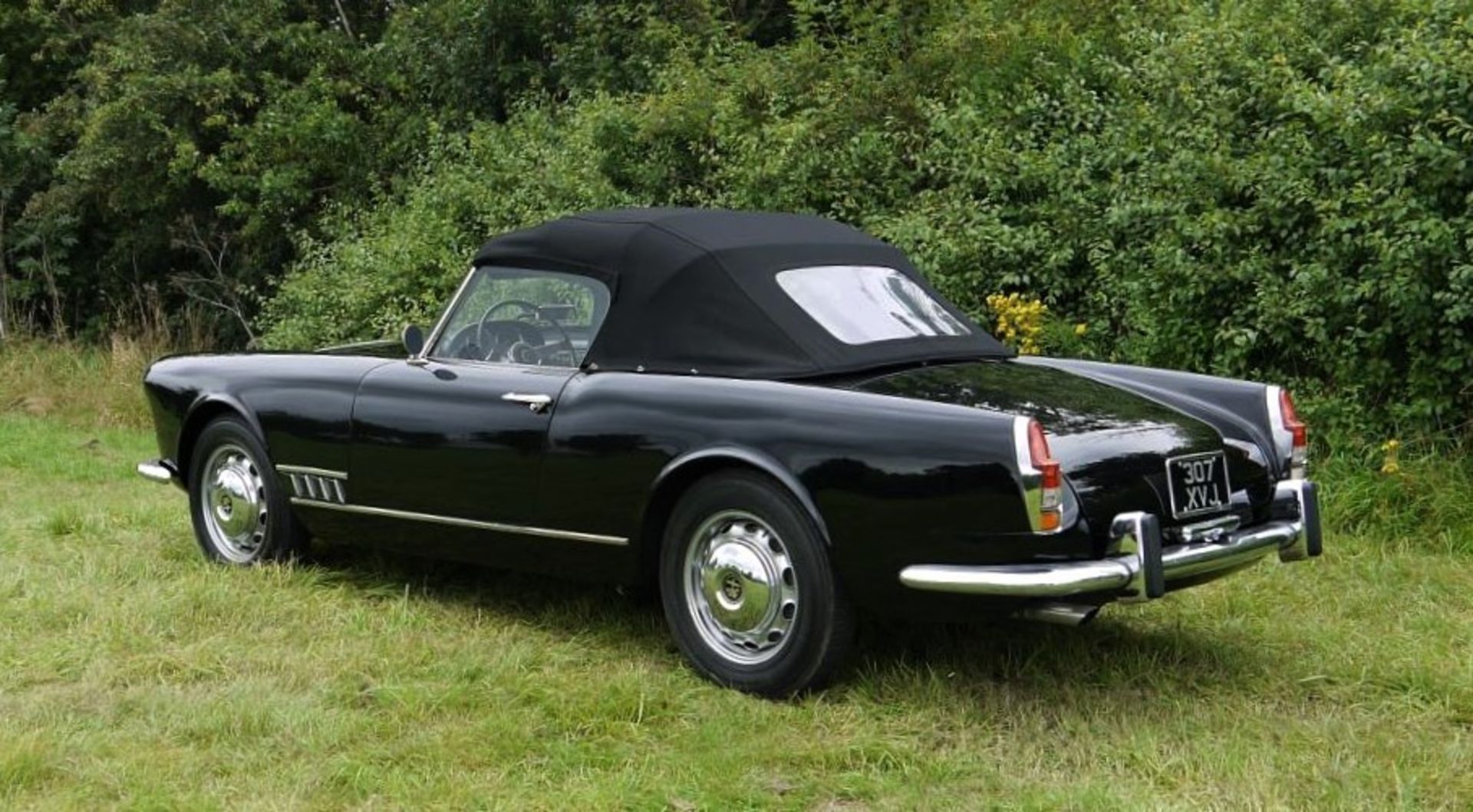 1960 ALFA ROMEO TOURING SPIDER Registration Number: 307 XVJ Chassis Number: AR*10204*000517 Recorded - Image 9 of 36