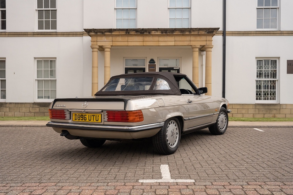 1986 MERCEDES-BENZ 500 SL Registration Number: D896 UTU Chassis Number: WDB1070462A050905 Recorded - Image 10 of 26