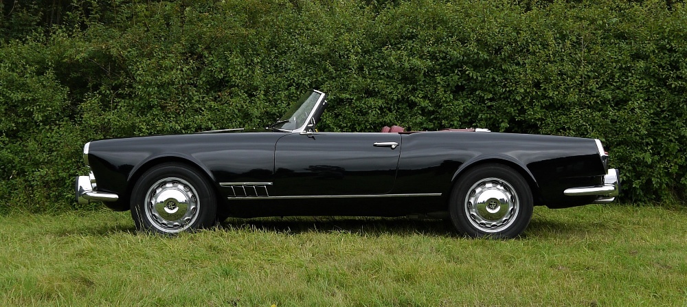 1960 ALFA ROMEO TOURING SPIDER Registration Number: 307 XVJ Chassis Number: AR*10204*000517 Recorded - Image 3 of 36