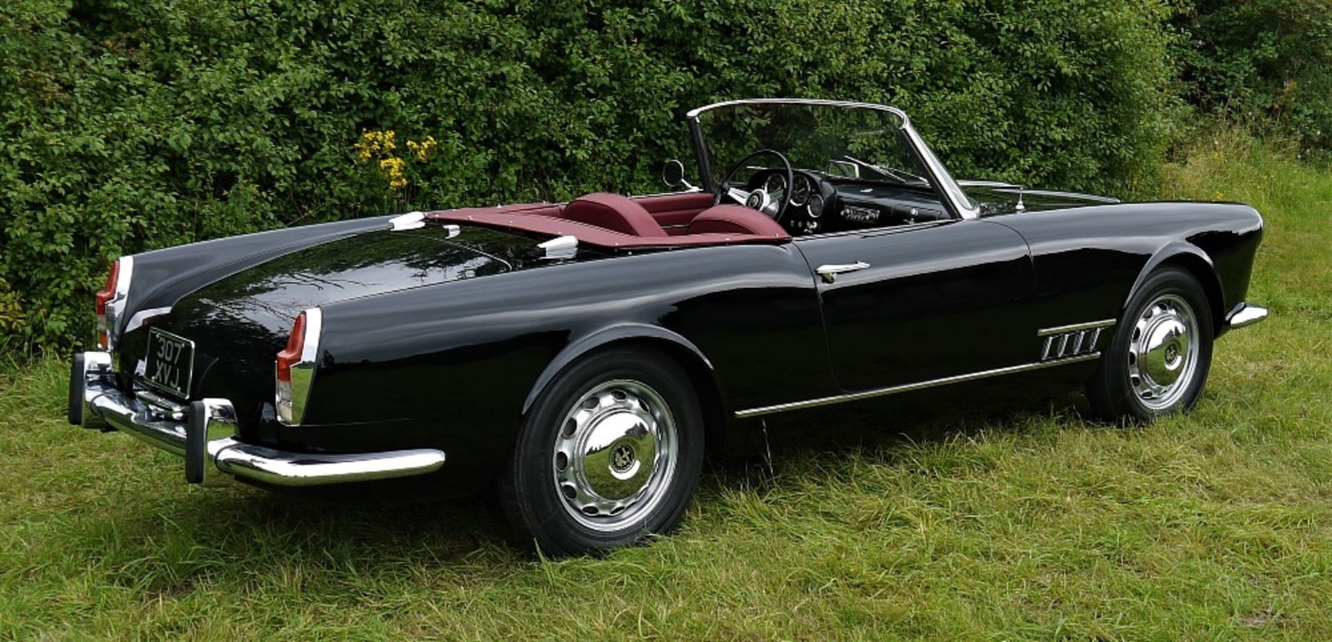 1960 ALFA ROMEO TOURING SPIDER Registration Number: 307 XVJ Chassis Number: AR*10204*000517 Recorded - Image 8 of 36