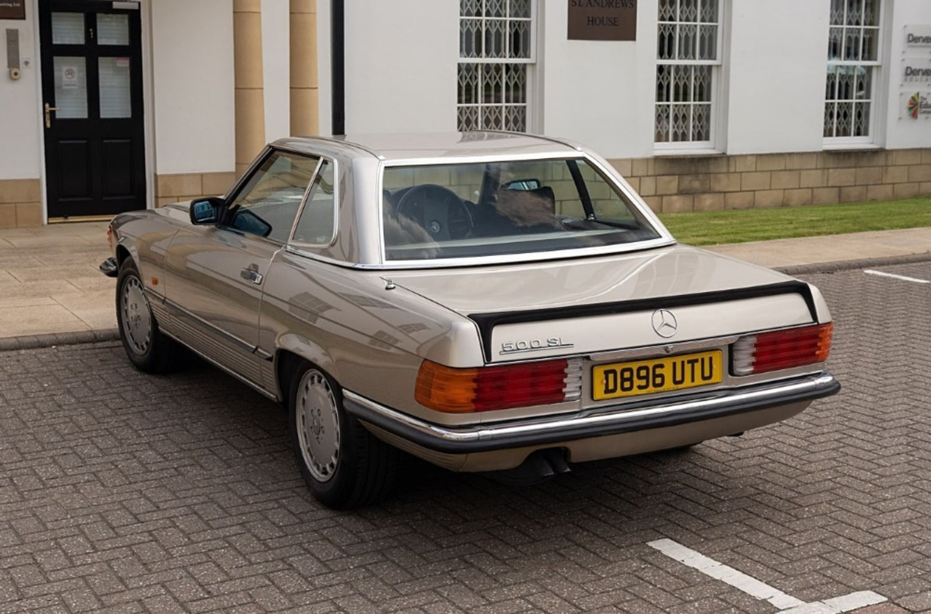 1986 MERCEDES-BENZ 500 SL Registration Number: D896 UTU Chassis Number: WDB1070462A050905 Recorded - Image 5 of 26