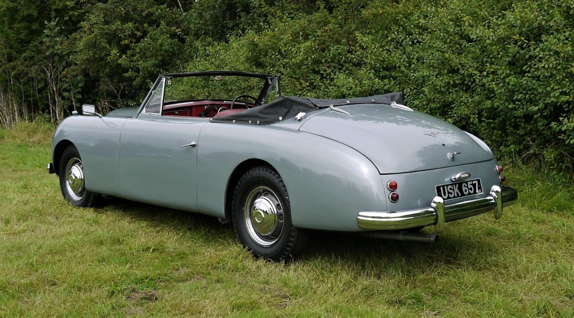 1952 JENSEN INTERCEPTOR CABRIOLET Registration Number: USK 657 Chassis Number: INT 18344Y Recorded - Image 3 of 41