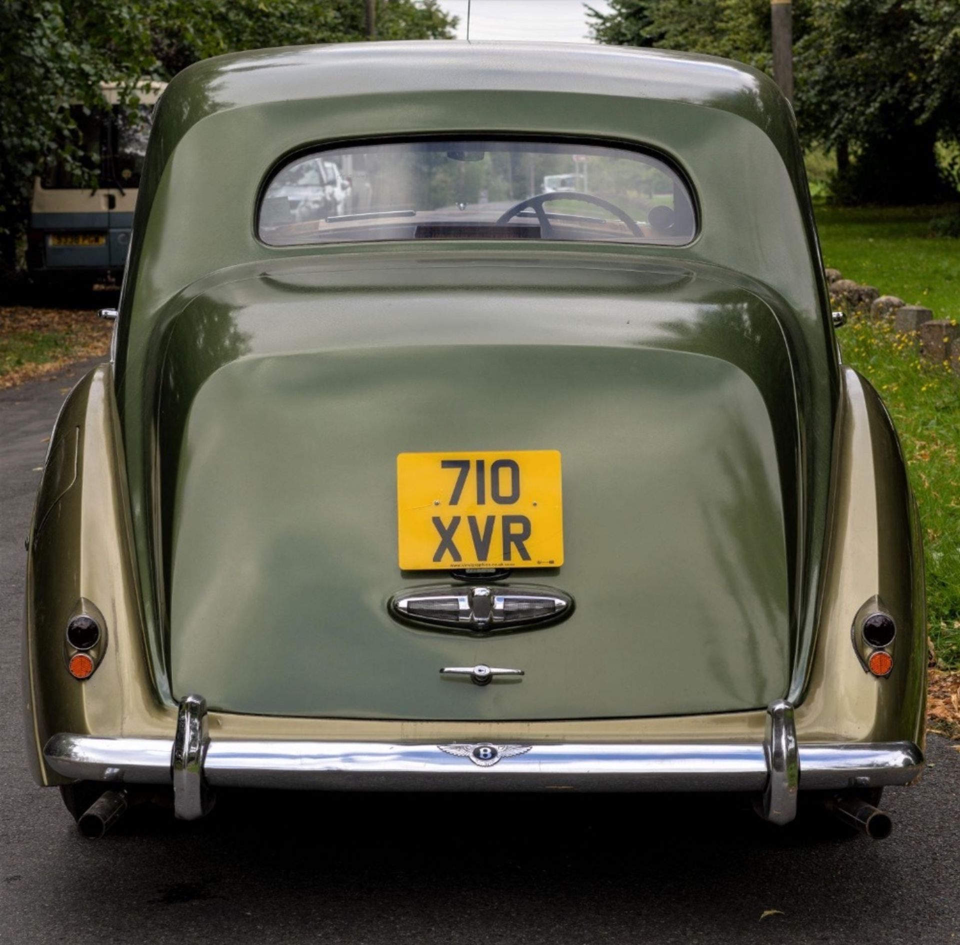 1954 BENTLEY R-TYPE 4½-LITRE SALOON Registration Number: 710 XVR Chassis Number: B292YD   Four speed - Image 4 of 22