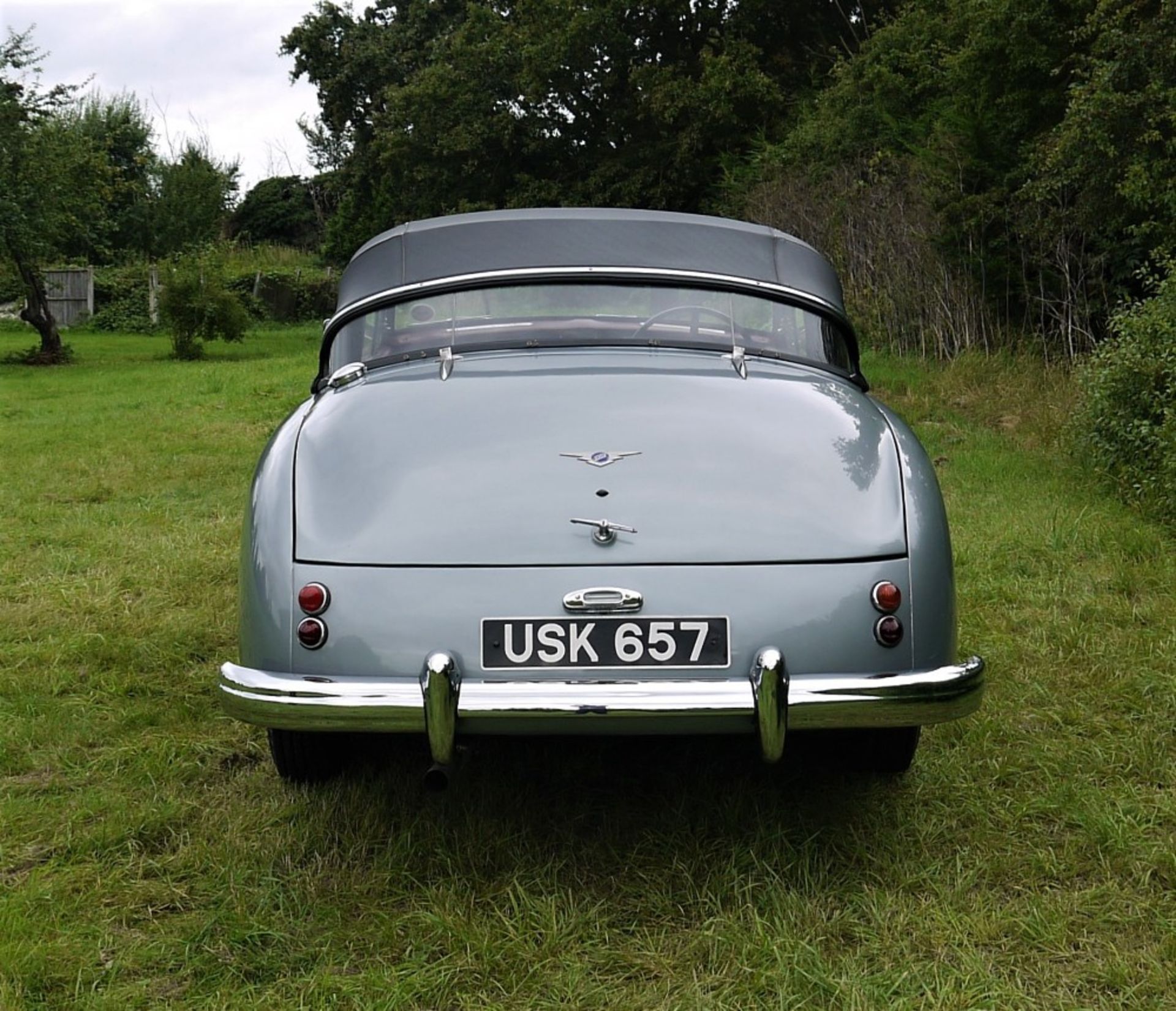 1952 JENSEN INTERCEPTOR CABRIOLET Registration Number: USK 657 Chassis Number: INT 18344Y Recorded - Image 8 of 41