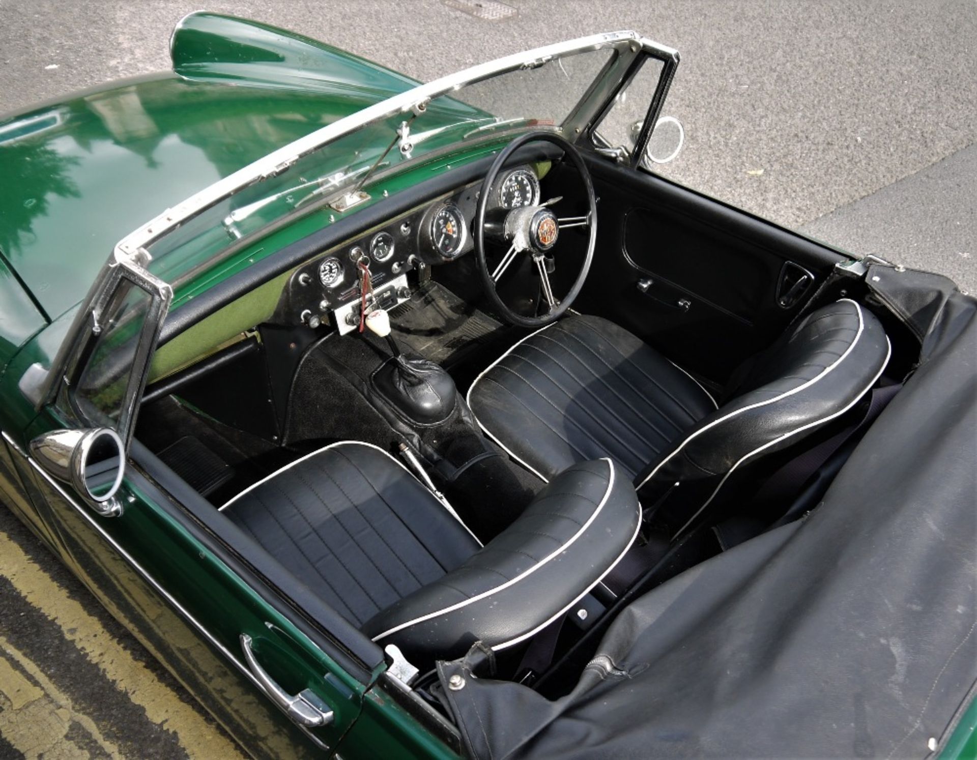 1968 MG MIDGET MARK III Registration Number: VHV 707G Chassis Number: G-AN4/67396-G Recorded - Image 19 of 21