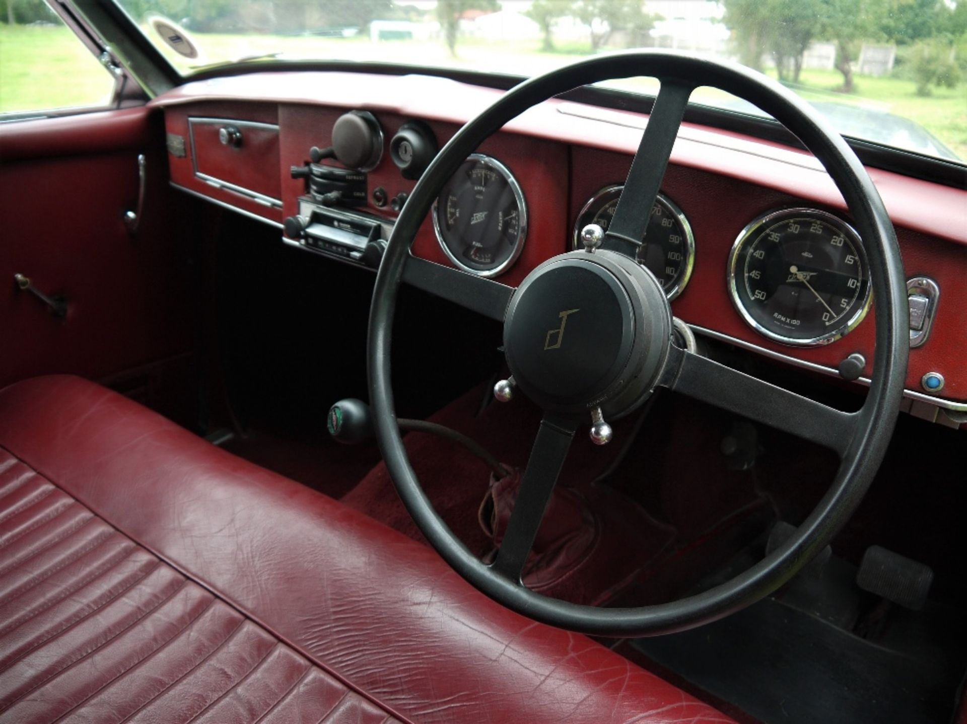 1952 JENSEN INTERCEPTOR CABRIOLET Registration Number: USK 657 Chassis Number: INT 18344Y Recorded - Image 19 of 41