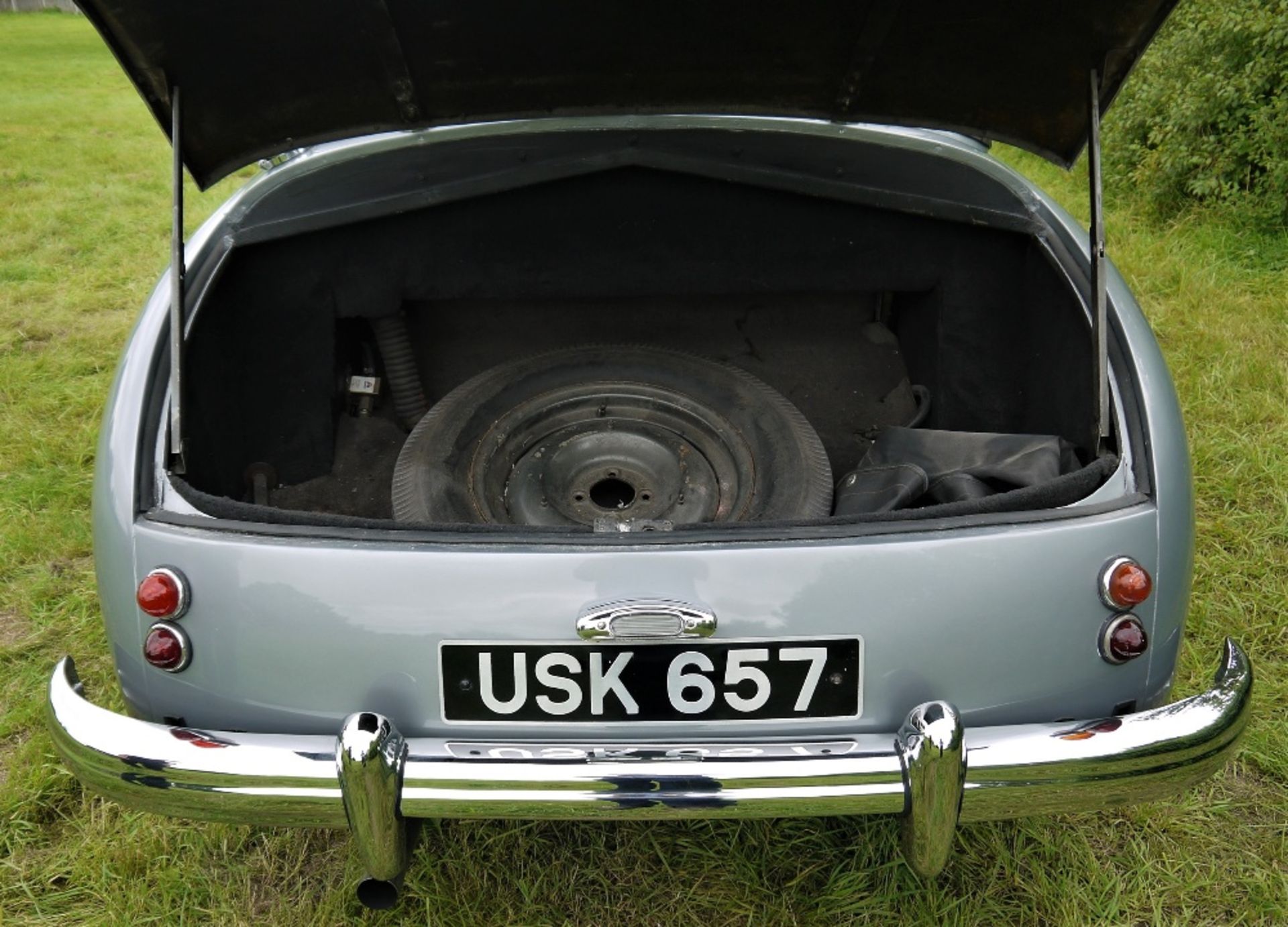 1952 JENSEN INTERCEPTOR CABRIOLET Registration Number: USK 657 Chassis Number: INT 18344Y Recorded - Image 14 of 41