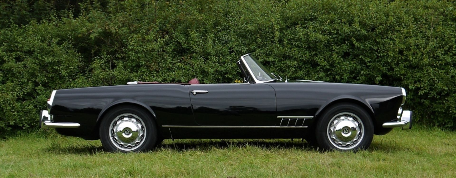 1960 ALFA ROMEO TOURING SPIDER Registration Number: 307 XVJ Chassis Number: AR*10204*000517 Recorded - Image 5 of 36