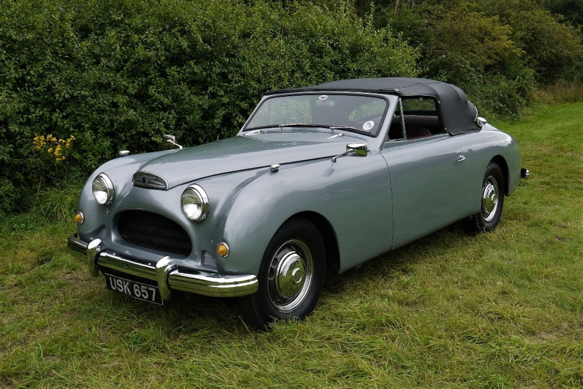 1952 JENSEN INTERCEPTOR CABRIOLET Registration Number: USK 657 Chassis Number: INT 18344Y Recorded - Image 9 of 41