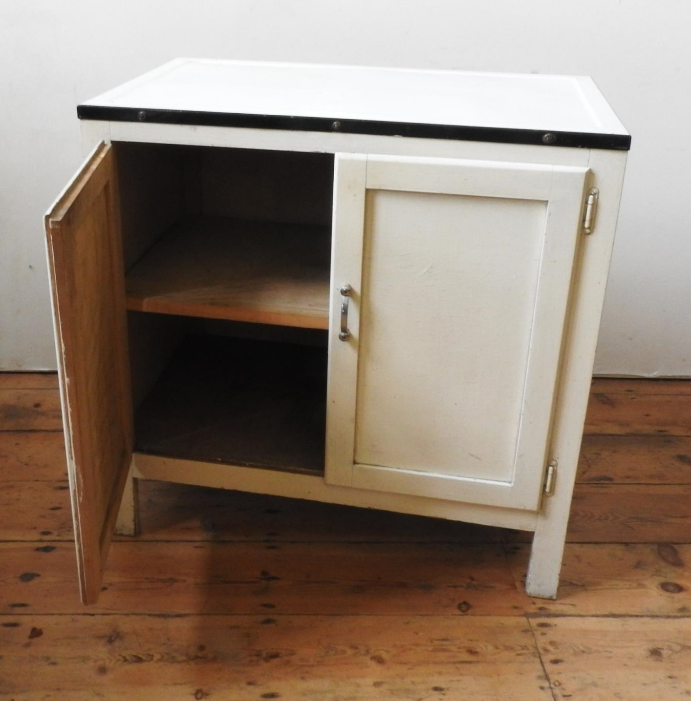 AN ENAMEL TOP TWO DOOR UTILITY CUPBOARD, 78 x 77 x 46 cm - Image 3 of 3