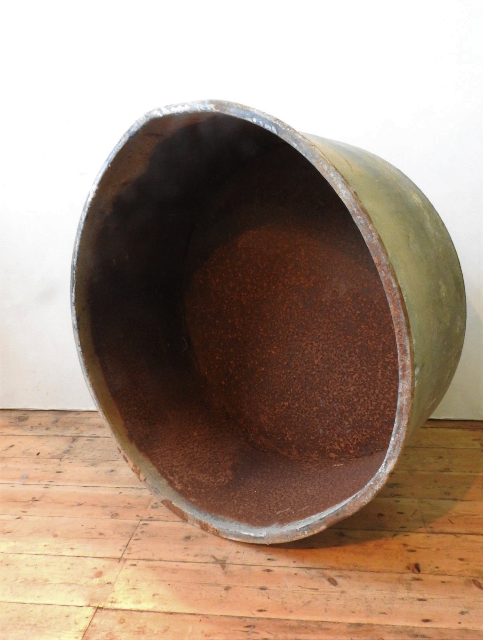 A LARGE CIRCULAR GALVANISED GARDEN PLANTER, 56 cm deep, 122 cm dia