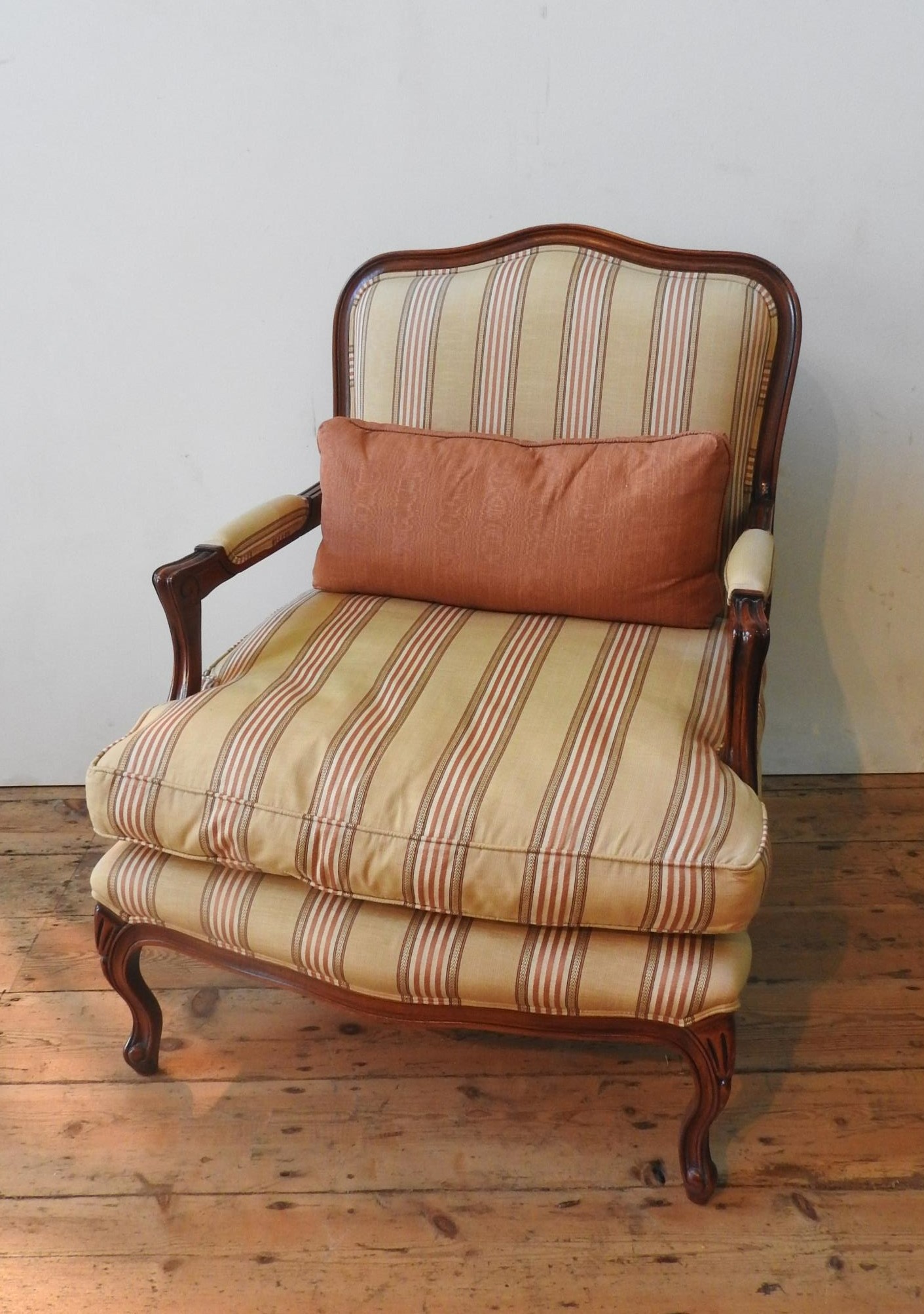 A WADE UPHOLSTERY 'RIMINI' ARMCHAIR AND FOOTSTOOL, both upholstered in gold and burgundy pinstripe - Image 3 of 5