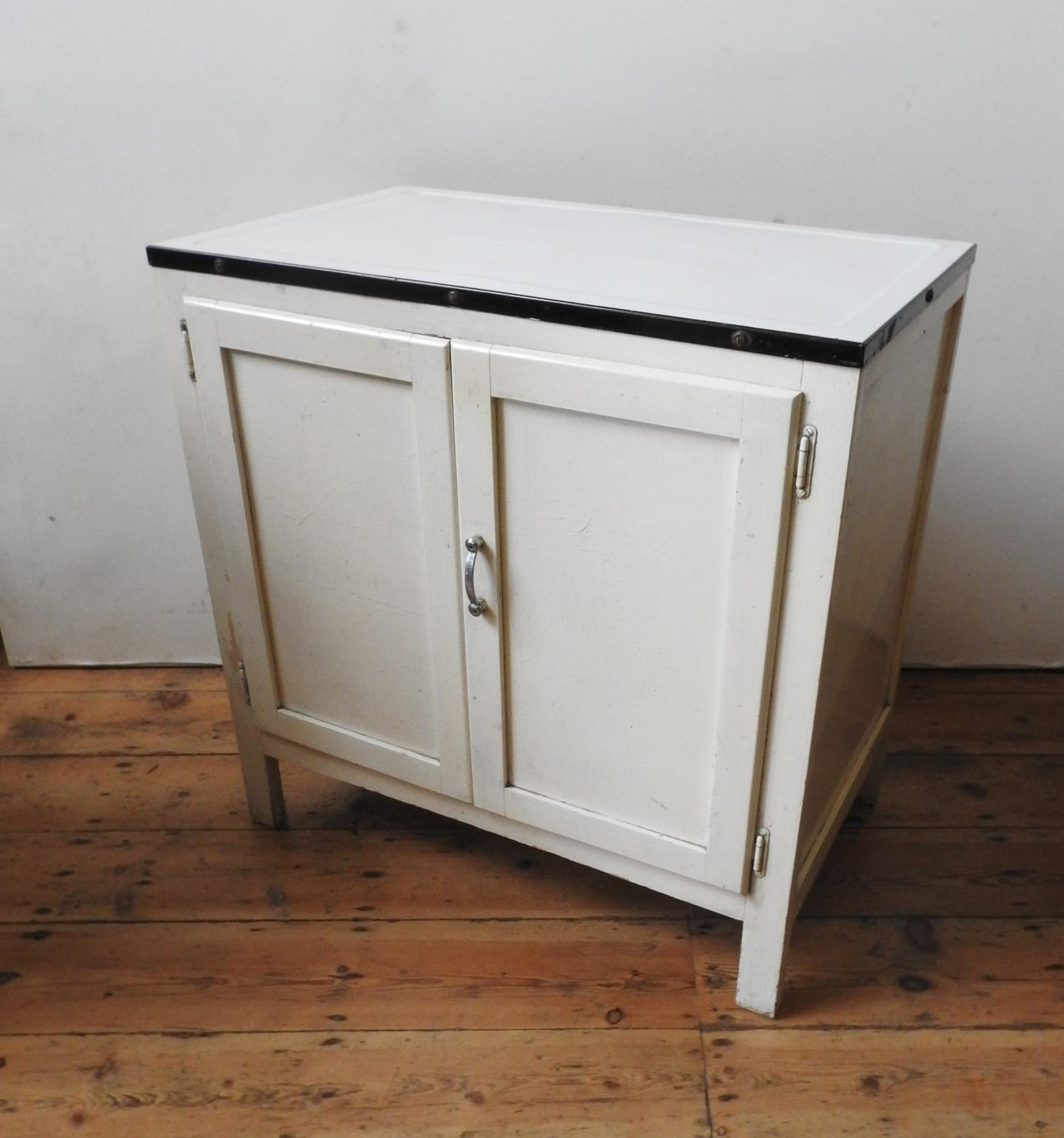 AN ENAMEL TOP TWO DOOR UTILITY CUPBOARD, 78 x 77 x 46 cm - Image 2 of 3