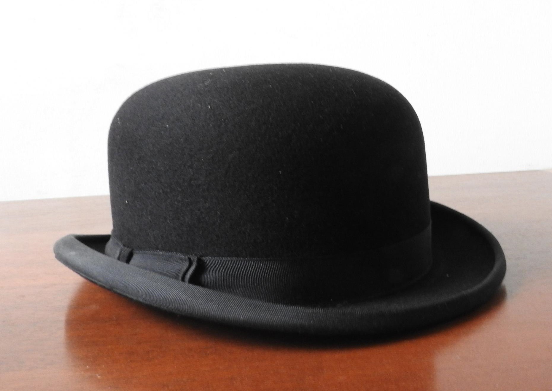 A CHRISTY'S OF LONDON BOWLER HAT, UK size 7 5/8, 62 cm