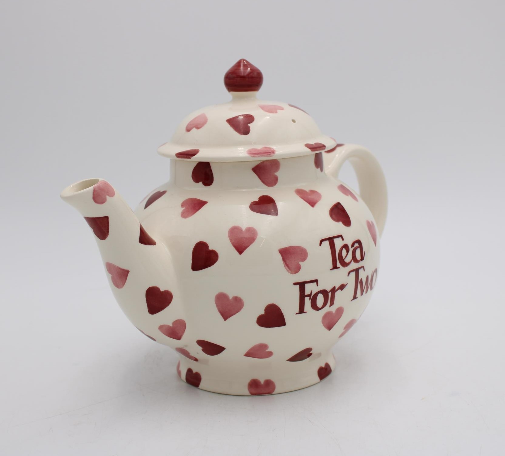 AN EMMA BRIDGEWATER HEART DECORATED 'TEA FOR TWO' TEAPOT IN ORIGINAL BOX, 20cm high - Image 3 of 5