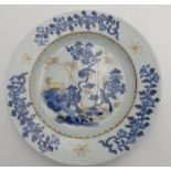 CHINESE EXPORT UNDER-GLAZE BLUE AND IRON-RED DISH QIANLONG PERIOD (1736-1798) 23cm diam