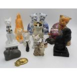 ROYAL DOULTON KITTEN FIGURE AND THIRTEEN OTHER CAT ORNAMENTS