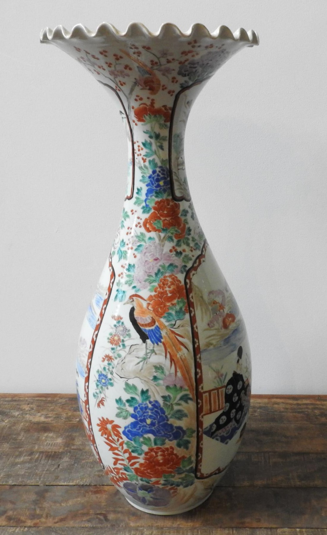 A LARGE 19TH CENTURY CHINESE PANEL DECORATED VASE WITH FLARED CRIMPED RIM, 71cm high - Image 3 of 5