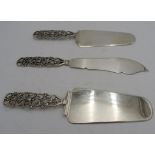 TWO PERUVIAN SILVER CAKE SERVERS AND A PERUVIAN SILVER FISH SLICE, all stamped Peru 925, total