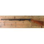 A VINTAGE AIR RIFLE, 114 cm long