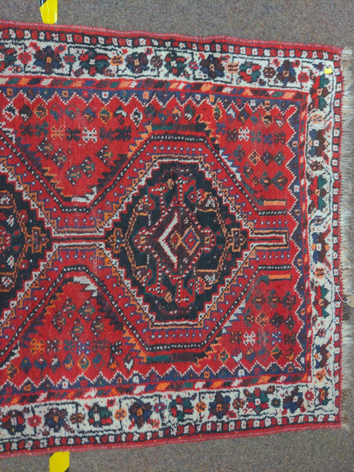 Persian Shiraz rug. W105cm L152cm  - Image 3 of 3