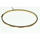 9ct gold bangle, 60mm wide, 3.54 grams