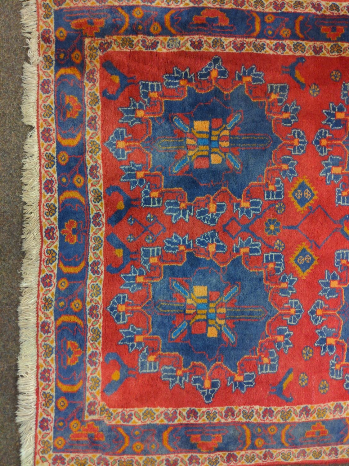 Ushak style star pattern rug. W120cm L261cm  - Image 2 of 5