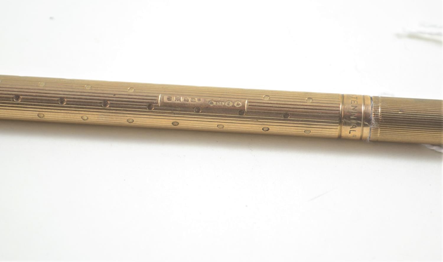 9ct gold cased propelling pencil, maker Sampson Mordan & Co, London, with metal internals, length 13 - Image 2 of 2