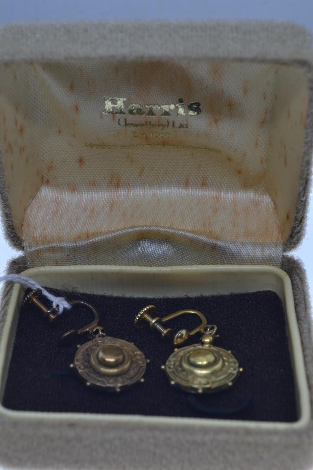 Pair of 15ct gold pendant earrings, screw clip fittings, length 35mm, gross weight 3.58 grams  - Image 3 of 4