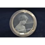 Circular silver photo frame, maker's mark rubbed, London 1919, diameter 14cm